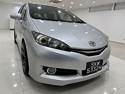 Toyota Wish 1.8 CVT Elegance 2015 Silver Push Start